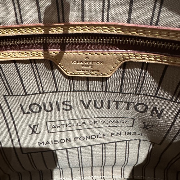 Louis Vuitton Neverfull MM - Picture 4 of 16
